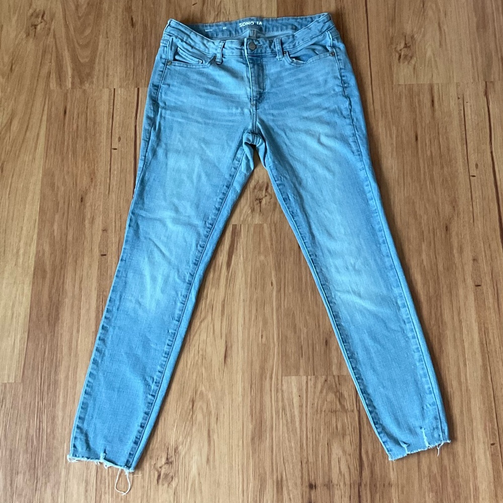 Sonoma Women’s Size 6 Regular Light Blue Skinny Jeans